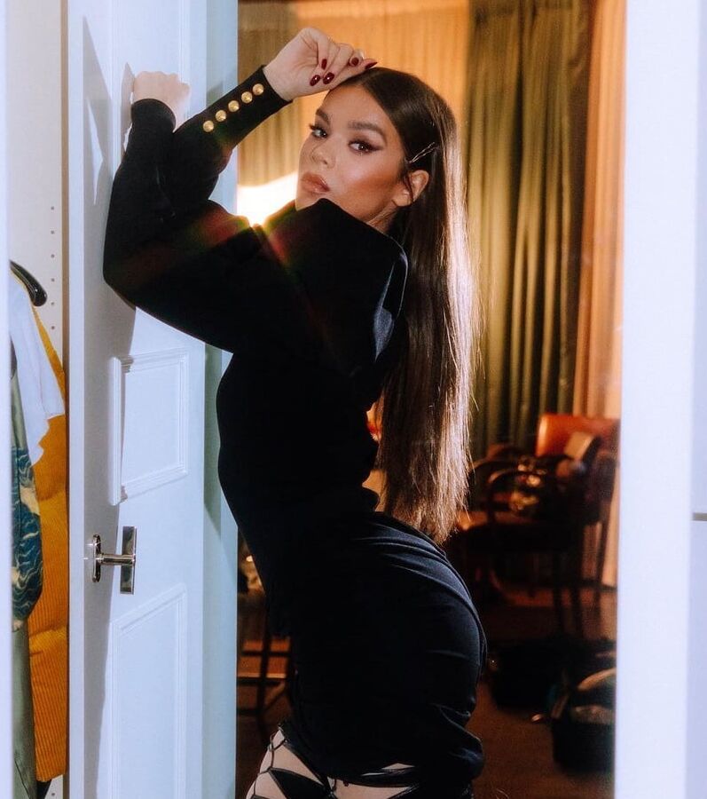 Hailee steinfeld