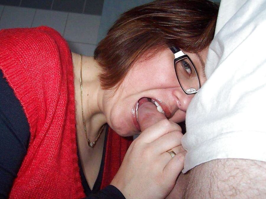 Milf sucking dick