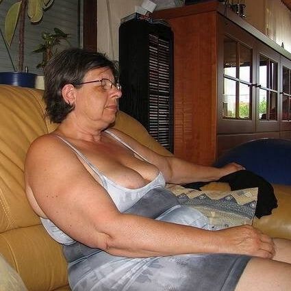 Voyeur nipples mother