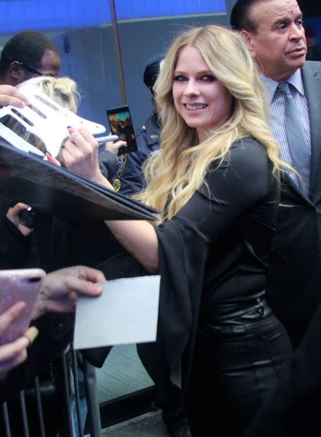 Avril Lavigne Come as you are..