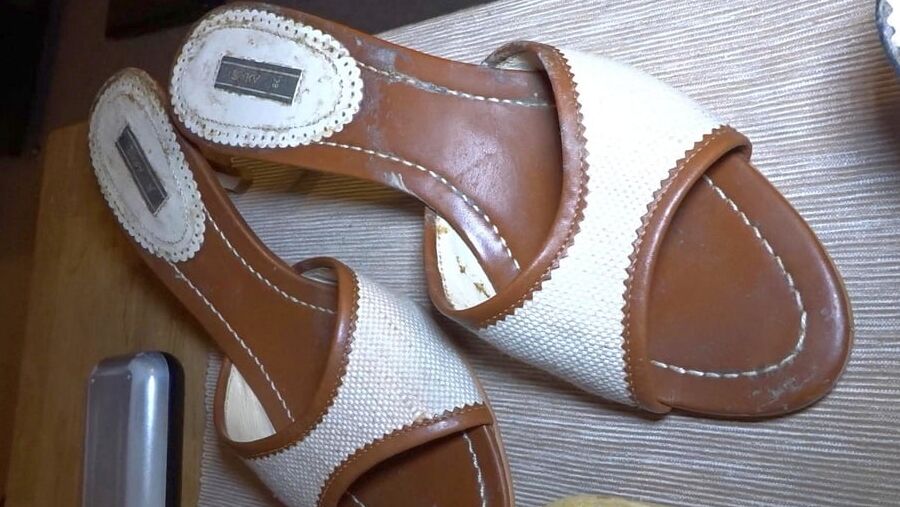 my favorite dirty cum mulesof my wife,her home slippermules