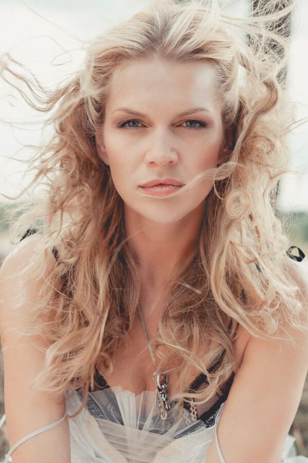 Celeb Dreams with....Anna Loos