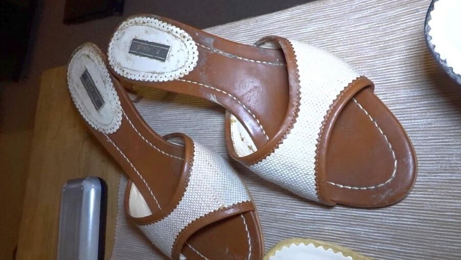 my favorite dirty cum mulesof my wife,her home slippermules