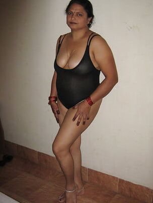 Desi Mature Marwadi Mom