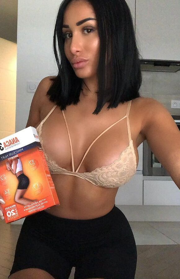 Leana Zaoui grosse petasse
