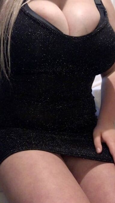 Busty Babe: Lexi