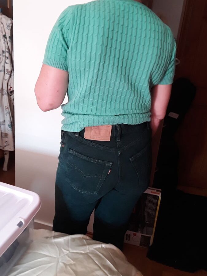The Mrs in her Levi&;s sexiest jeans.
