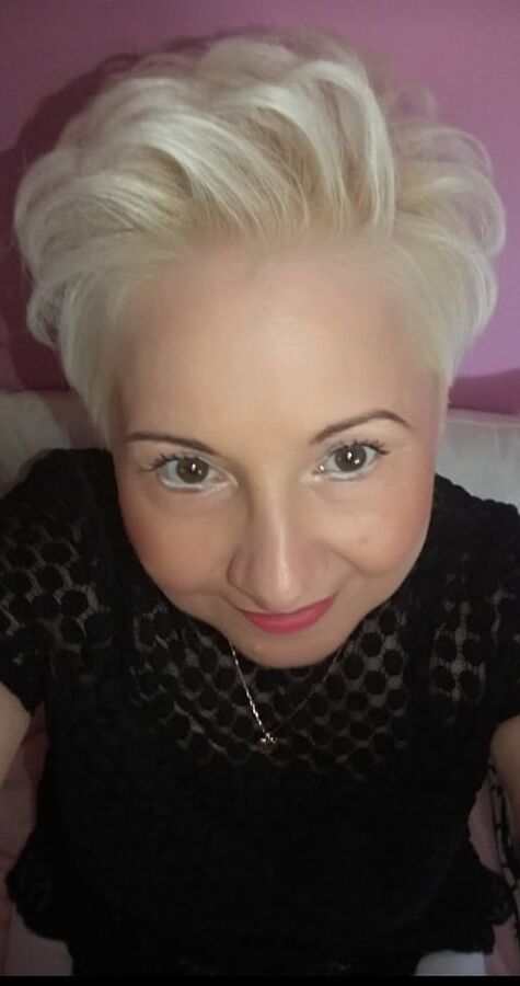 blonde mom