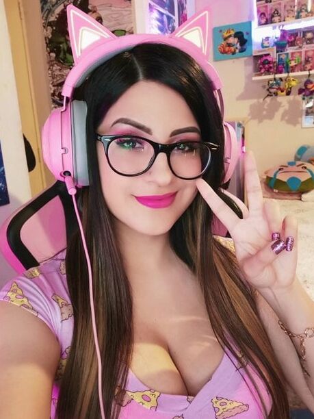 Youtubers y Streamers Latinas y Espanolas - Fakes y Sexys