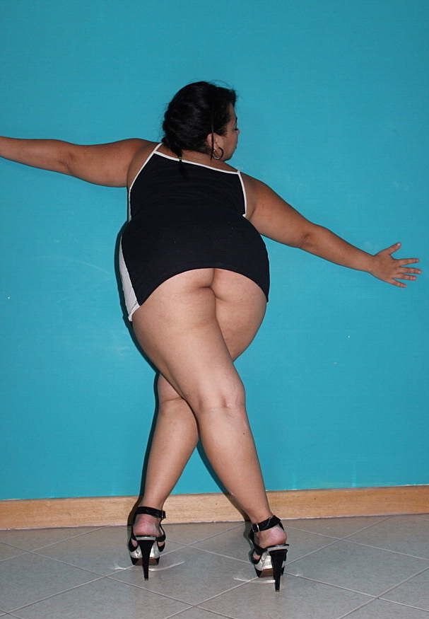 Madurita posando sexy
