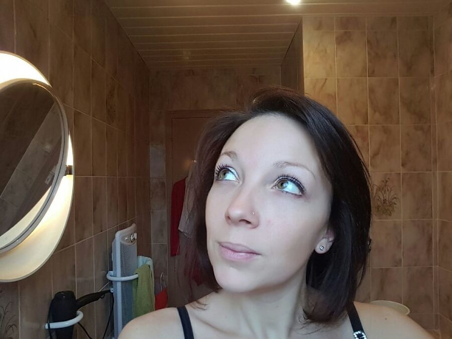 French Mom Mere de Famille Exposed Pute Mass favs Whore pig
