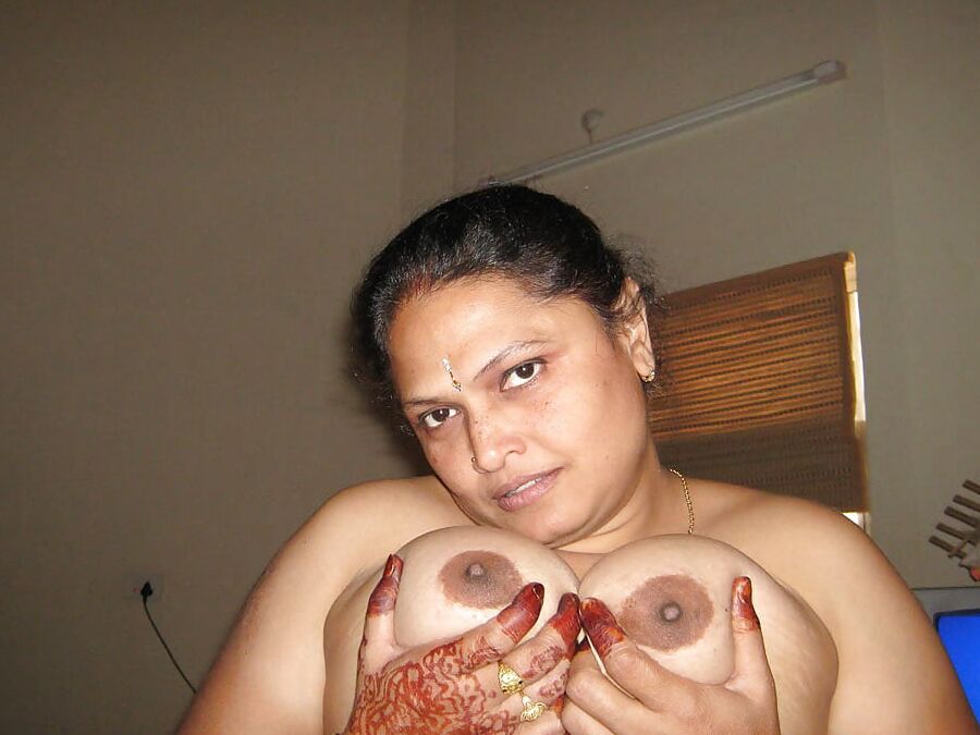 Desi Mature Marwadi Mom