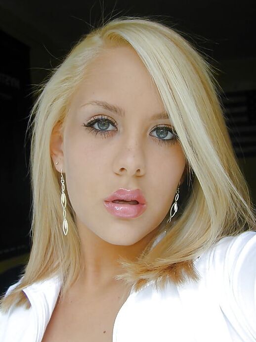 Blonde babes