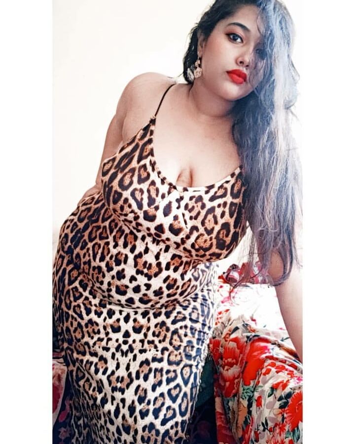 Desi Hot Chubby Girl