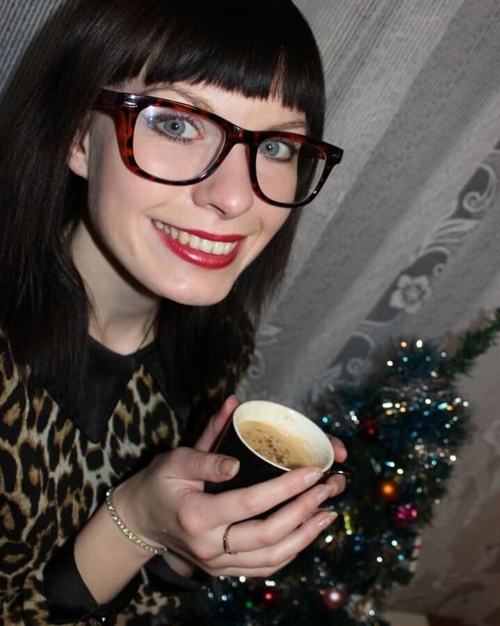 Belarusian anal slut (love sucking dick, high heels, nylons)
