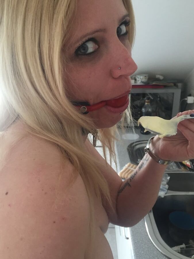 Houswork with ballgag