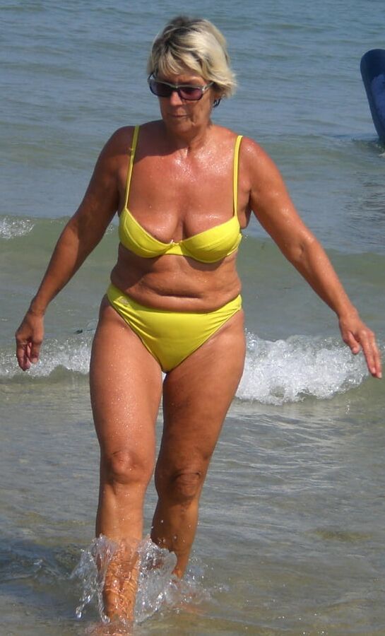 Muttis im Strandoutfit