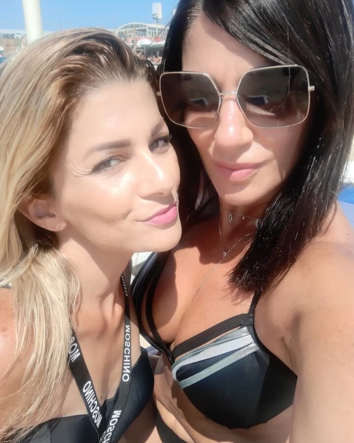 Which Milf Would You Pick ? Comments.