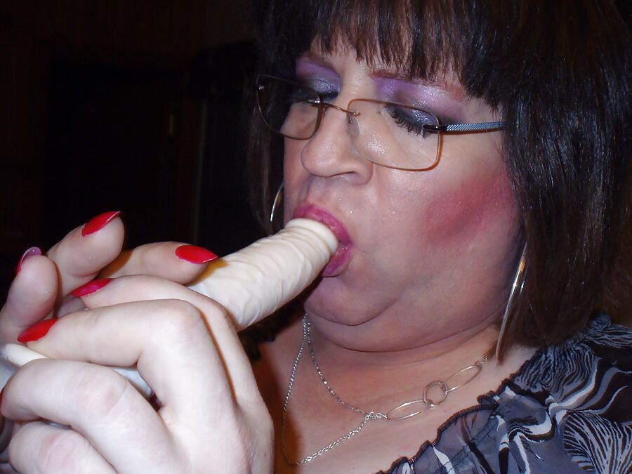 UK SLUT LAURA