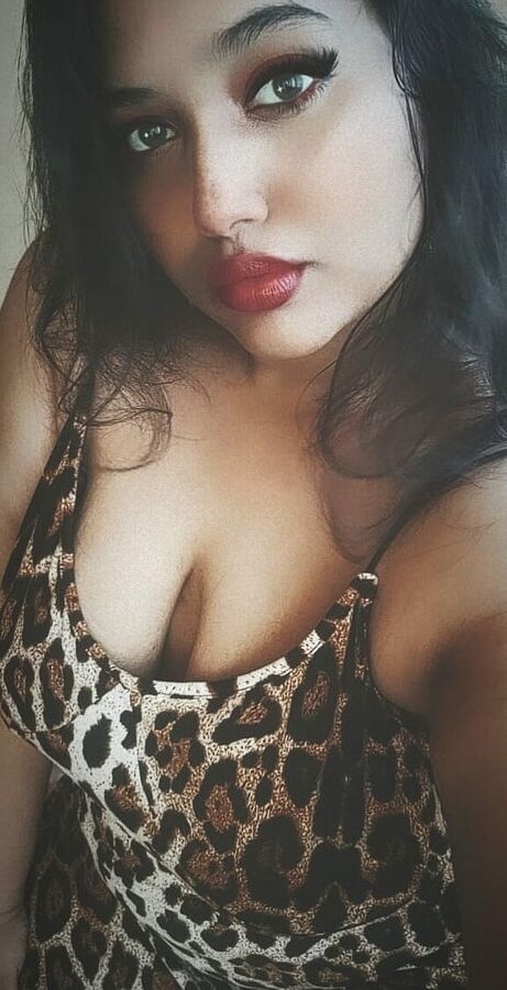 Desi Hot Chubby Girl