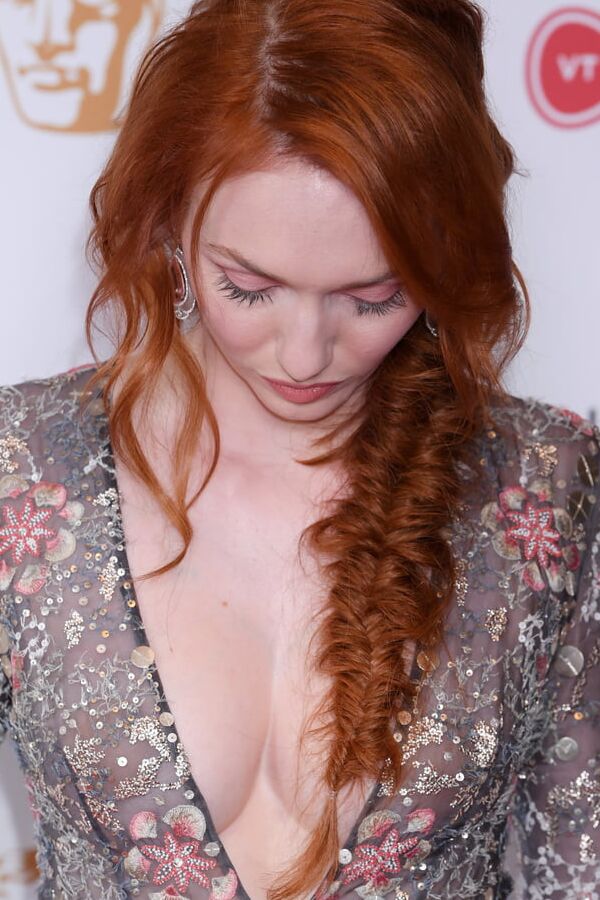 Sexy Redhead Eleanor Tomlinson