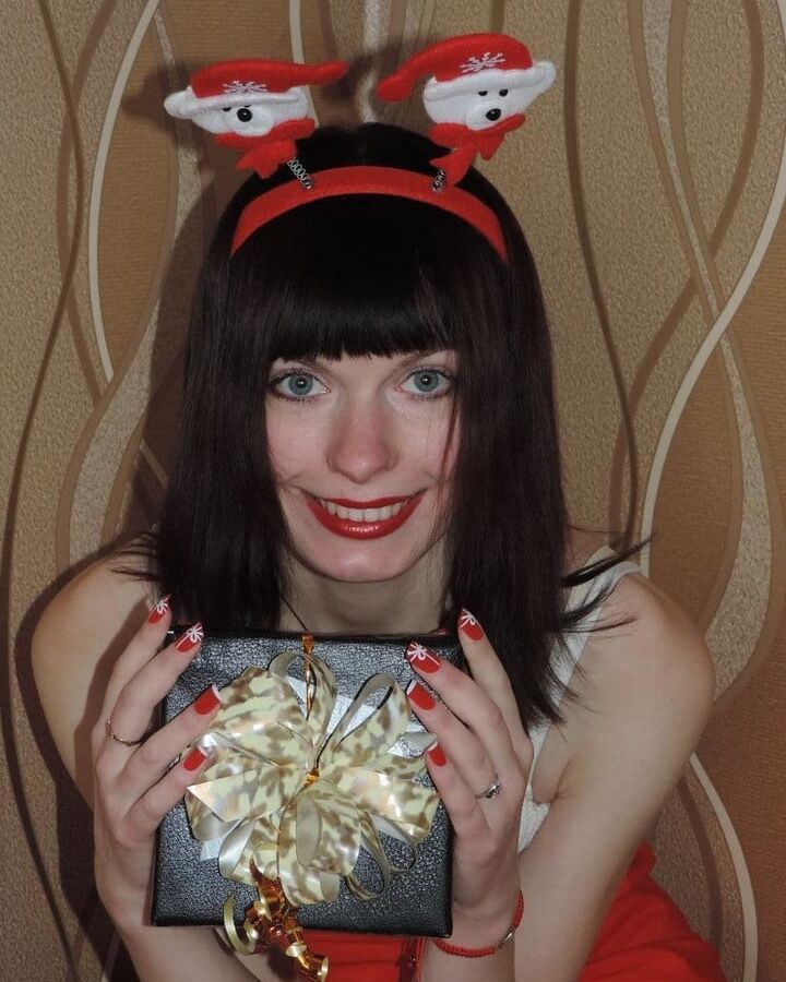 Belarusian anal slut (love sucking dick, high heels, nylons)