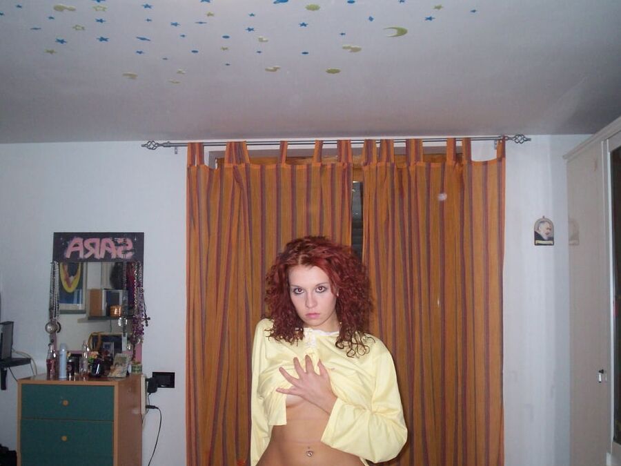 Italian Sara expose Webslut Whore Ragazza Italiana Stupenda