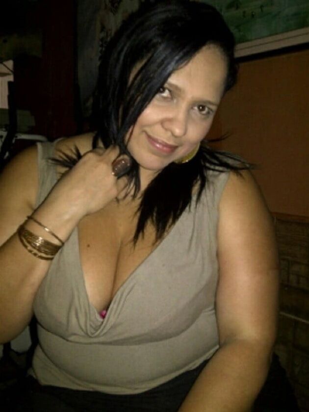 Madurita posando sexy