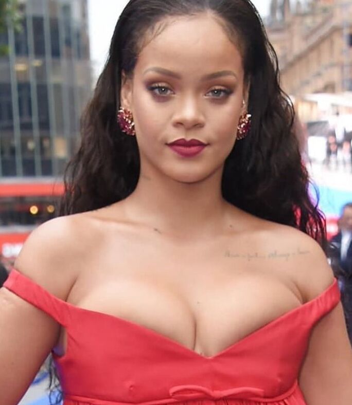 RIHANNA PICTURES