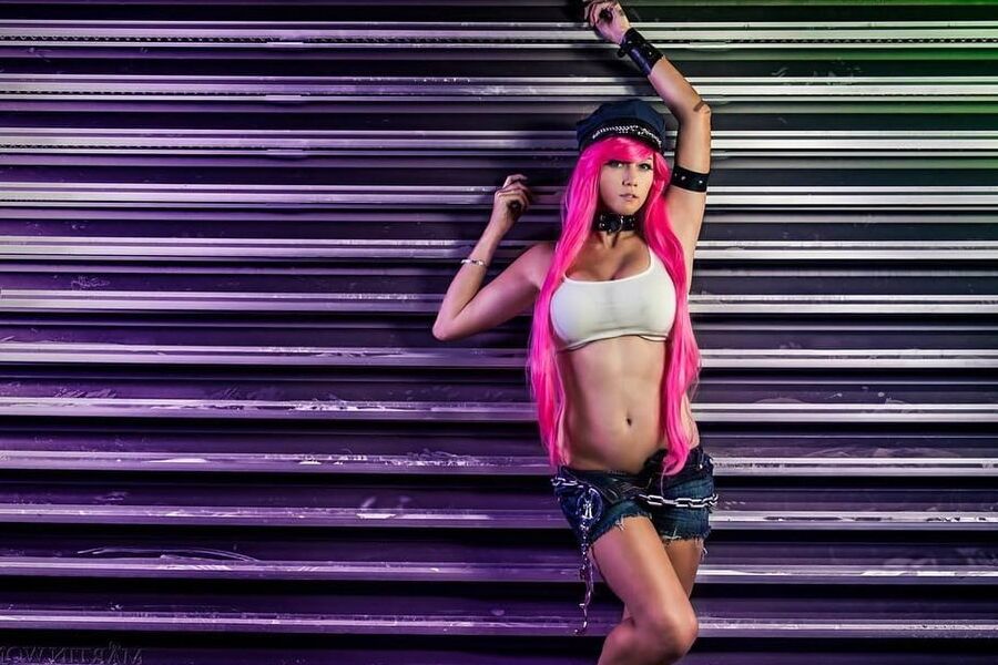 Twitch Cosplay whore Lindsay Elyse