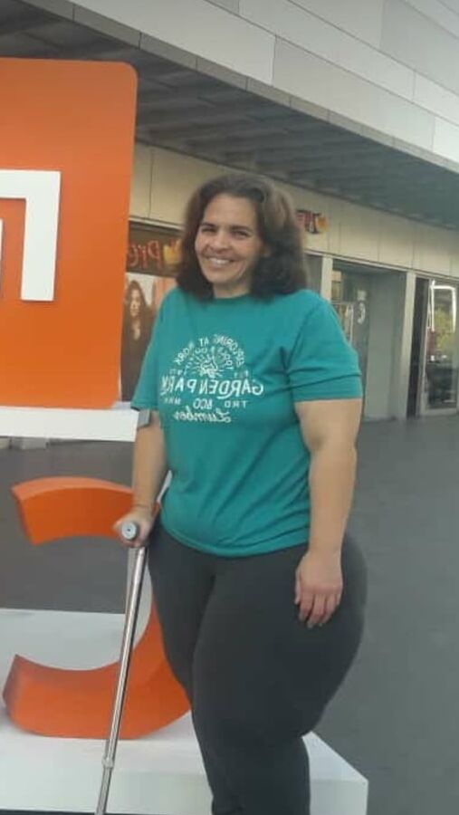 Thick legs Zaida