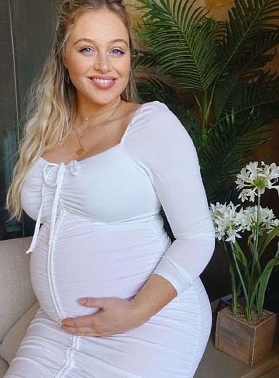 Black bred pawg Iskra Lawrence