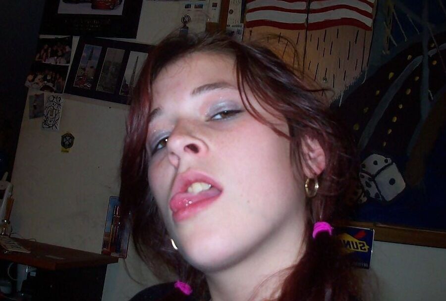 Jolie rousse amatrice se fait demonter