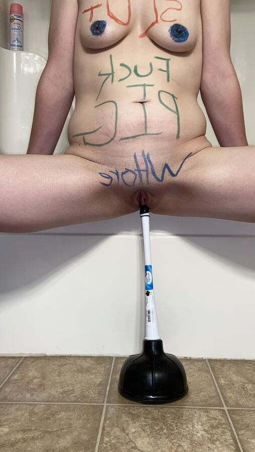 SLUT FUCKPIG WHORE