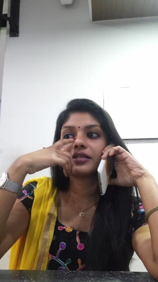 Policz shalini didi a office girl at fire