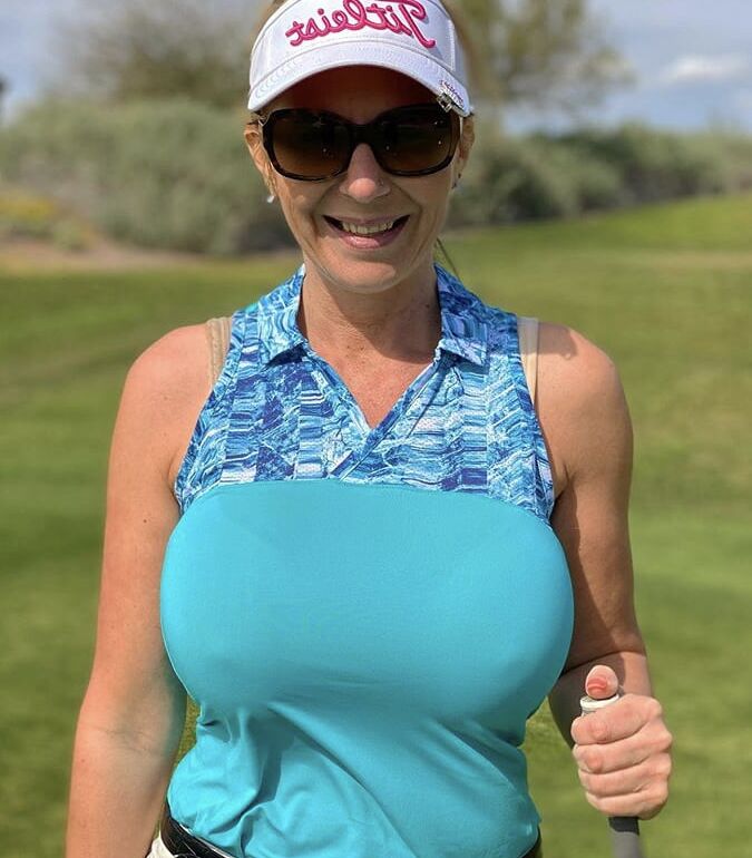 Braless Milfs