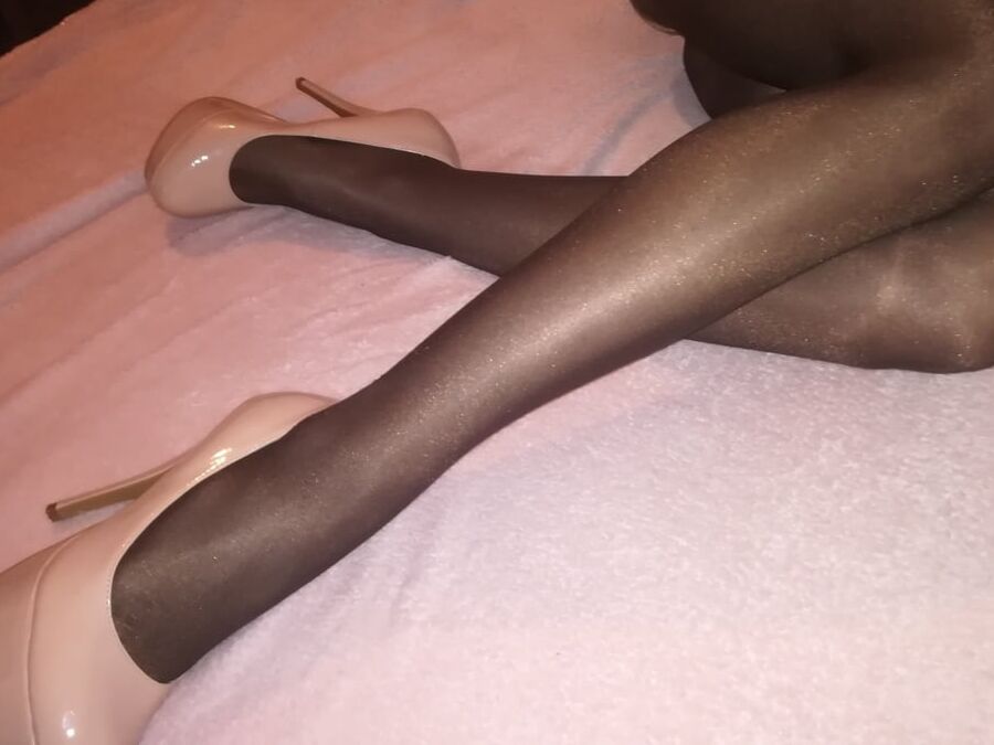 Wife nylon feet