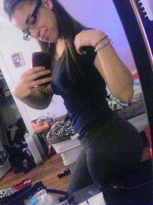 Exposed webslut Kelly and her amazing ass