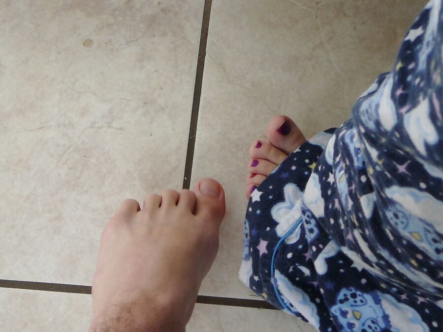 Alexandra Blanc corps et pieds sexy