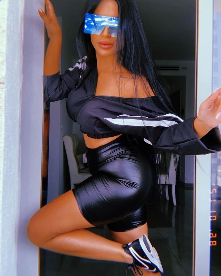 beautiful curvy milf for comments and cumtribute