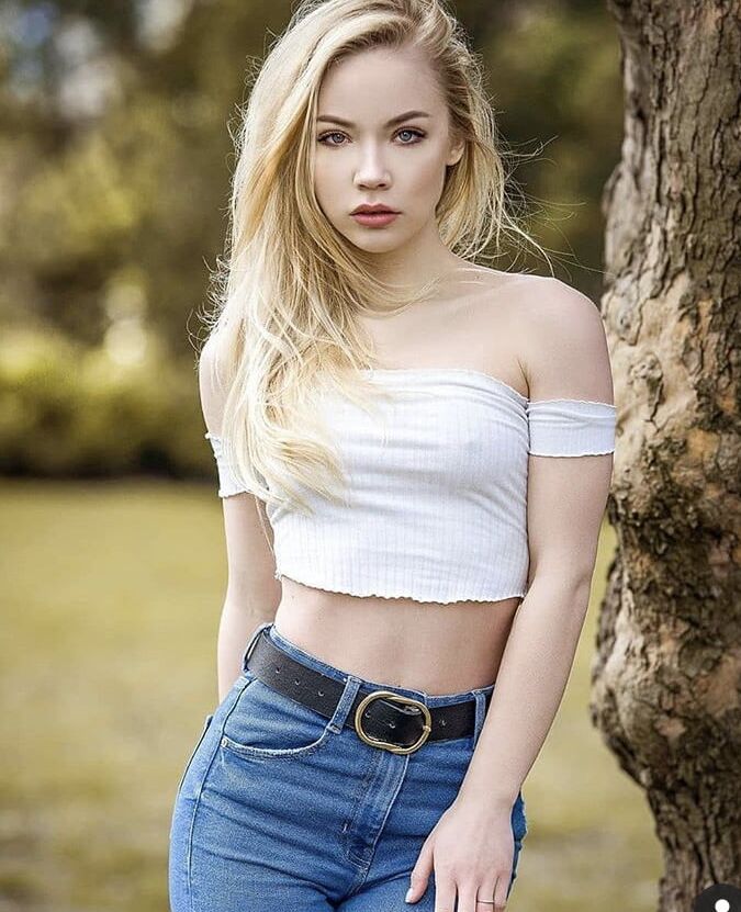 Braless Boobs