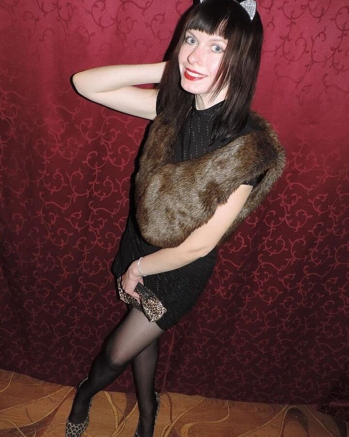 Belarusian anal slut (love sucking dick, high heels, nylons)