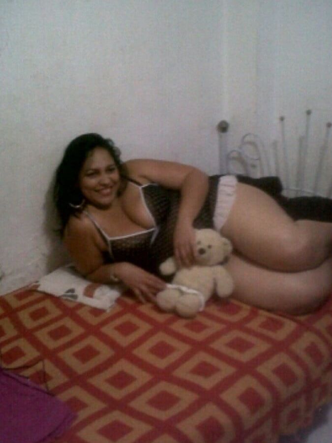 Madurita posando sexy