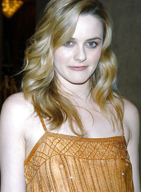 Alicia Silverstone braless