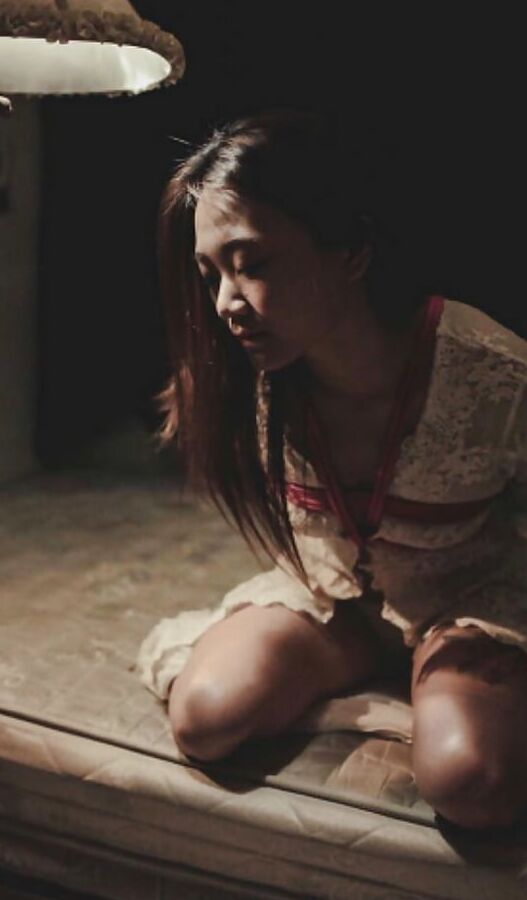 BWC Mag Why I love Philippinas kneeling Xtra