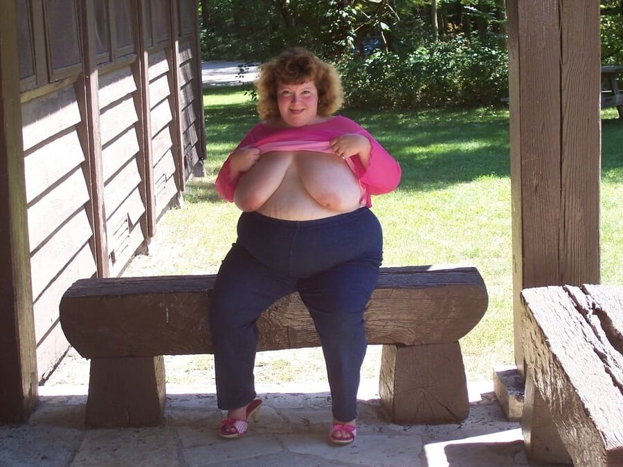 Granny Panties With A Juicy Pussy