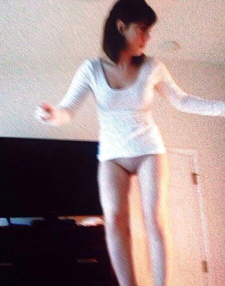 Annmarie W ()