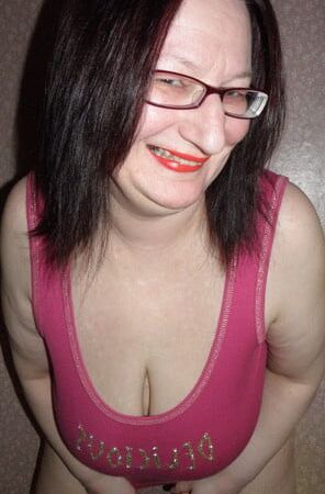 Coroa gostosa ( hot fuckable milf)