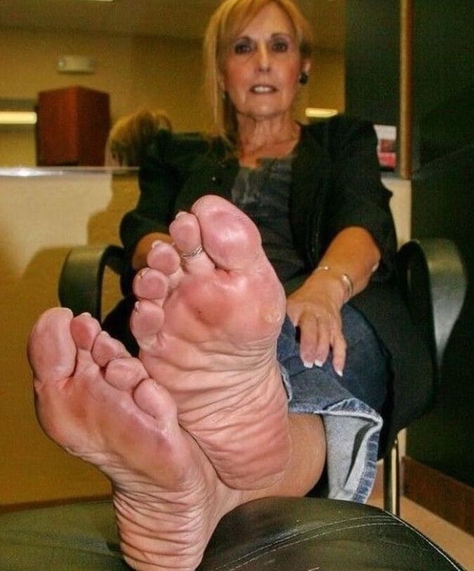 Mature milfs feets