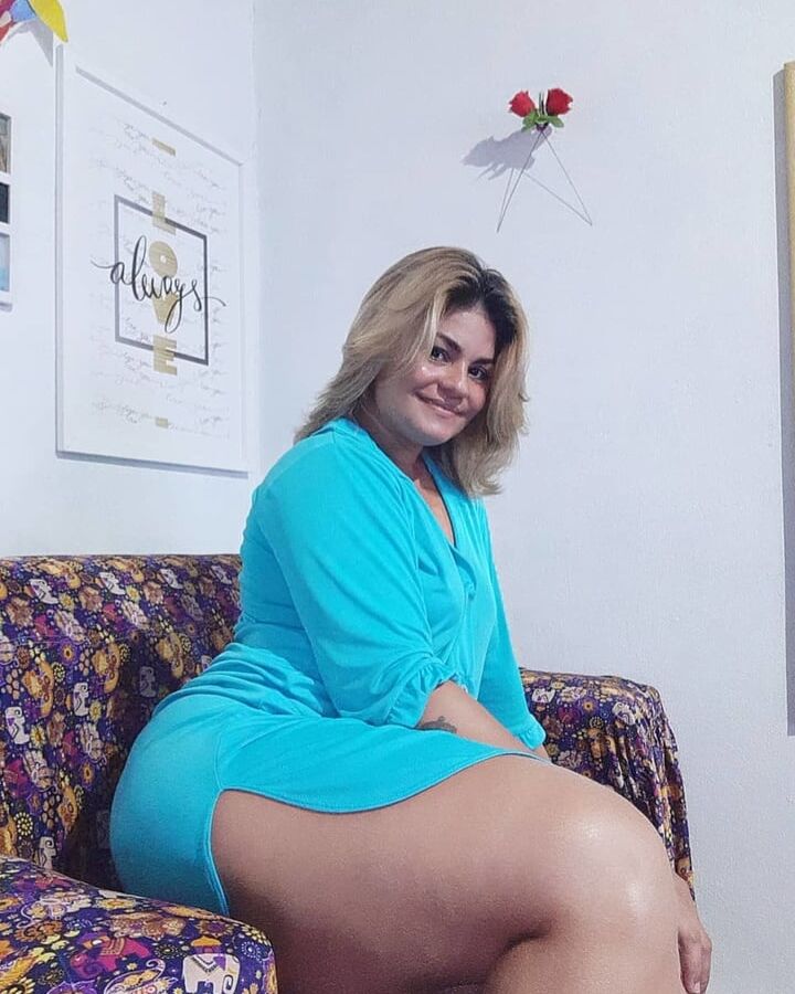 PUTA DO INSTAGRAM: Karina Oliveira
